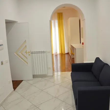 Soluma' Chiaja 4* נאפולי