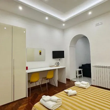 Soluma' Chiaja 4* Napels