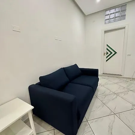 فندق مبيت وإفطار Soluma' Chiaja نابولي