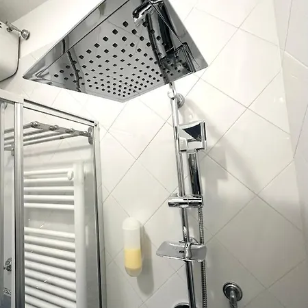 Soluma' Chiaja Bed & Breakfast 4*